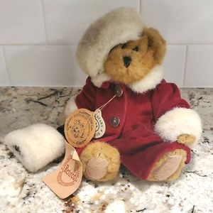 Boyds Bear collectible. Santa Bear